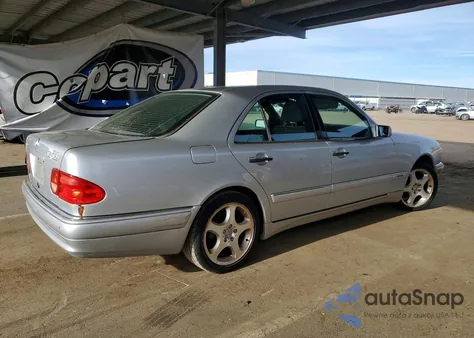 1998 Mercedes-Benz E 430 z USA, uszkodzony, nr VIN WDBJF70F8WA609645